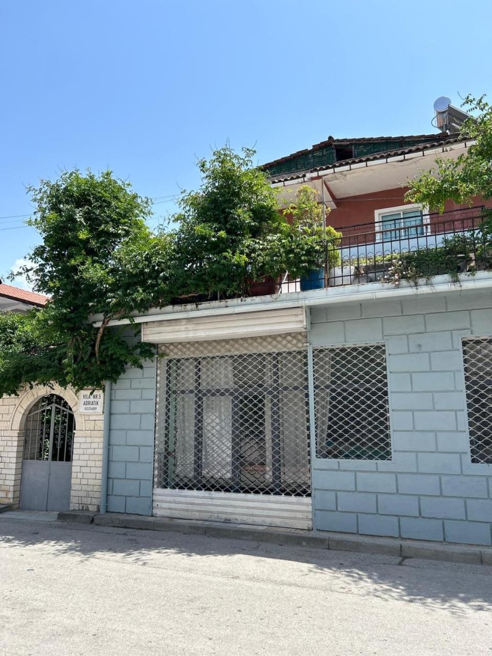 בראט Guesthouse Katerina מראה חיצוני תמונה